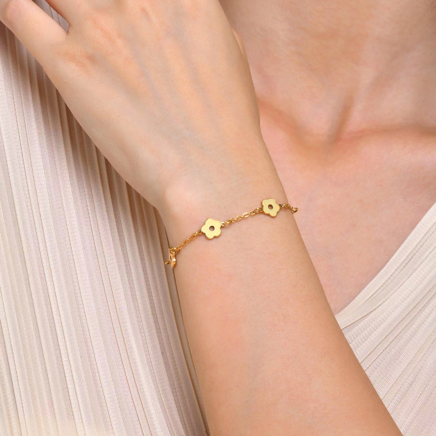 Fleur Fine Bracelet