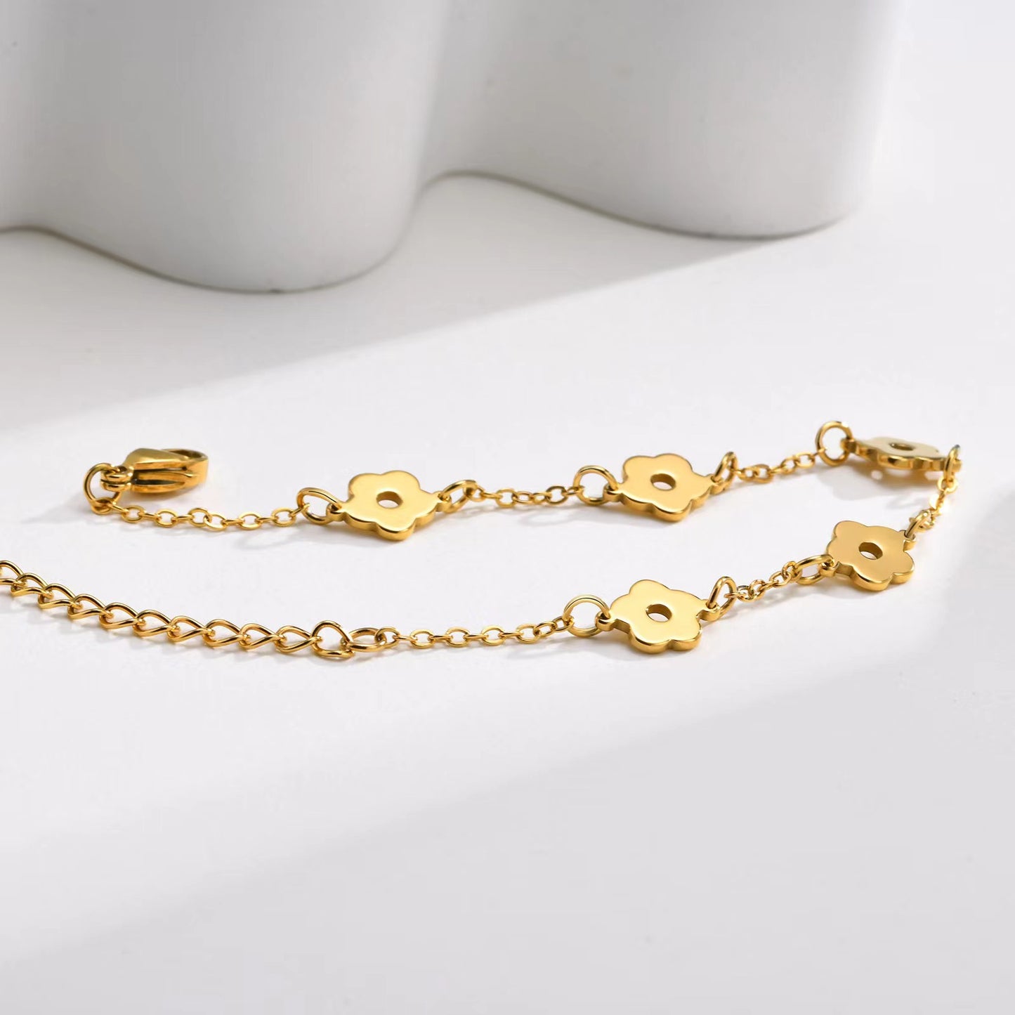 Fleur Fine Bracelet